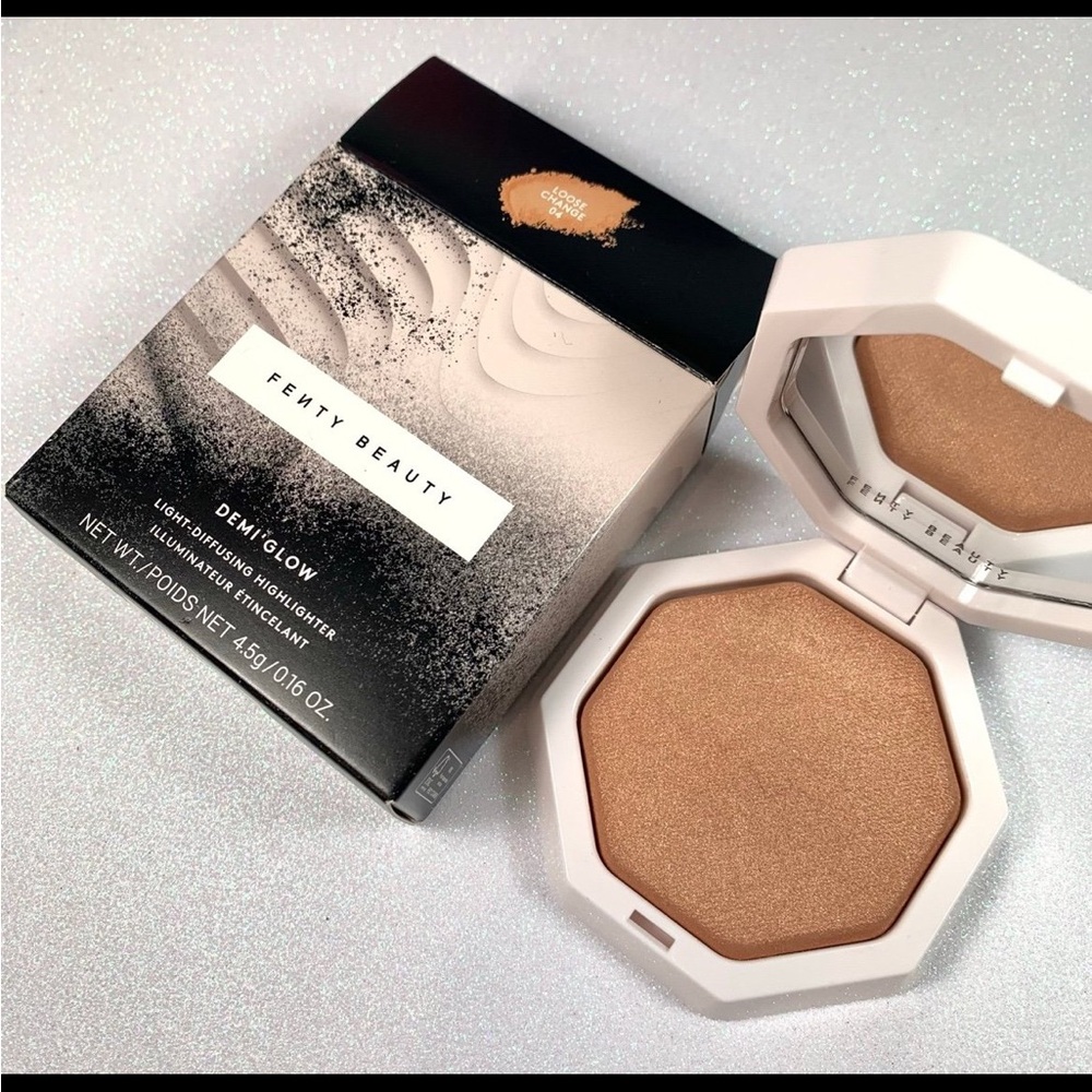 Fenty Beauty Demi Glow Highlighter in Gold - Shade Loose Change